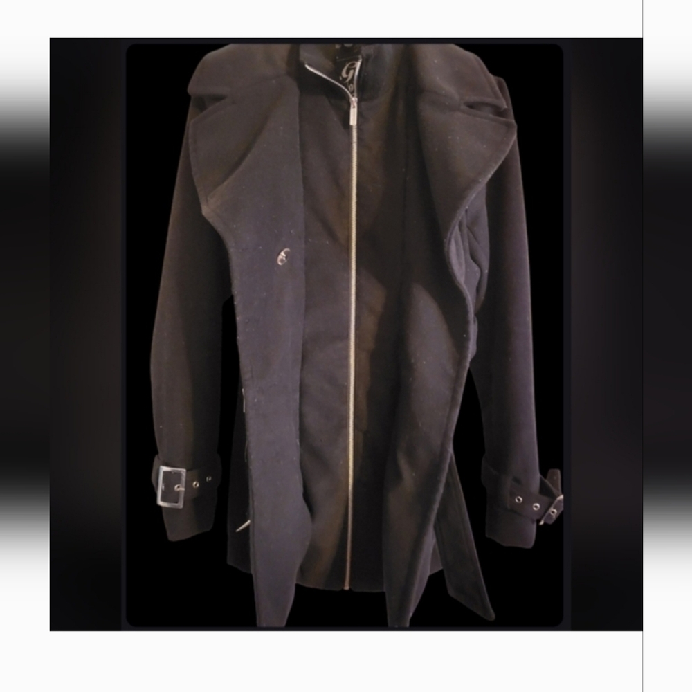 'Guess' Coat. - Picture 3 of 4